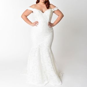BNWT Plus Lace Pearl Beaded Mermaid Wedding Dress